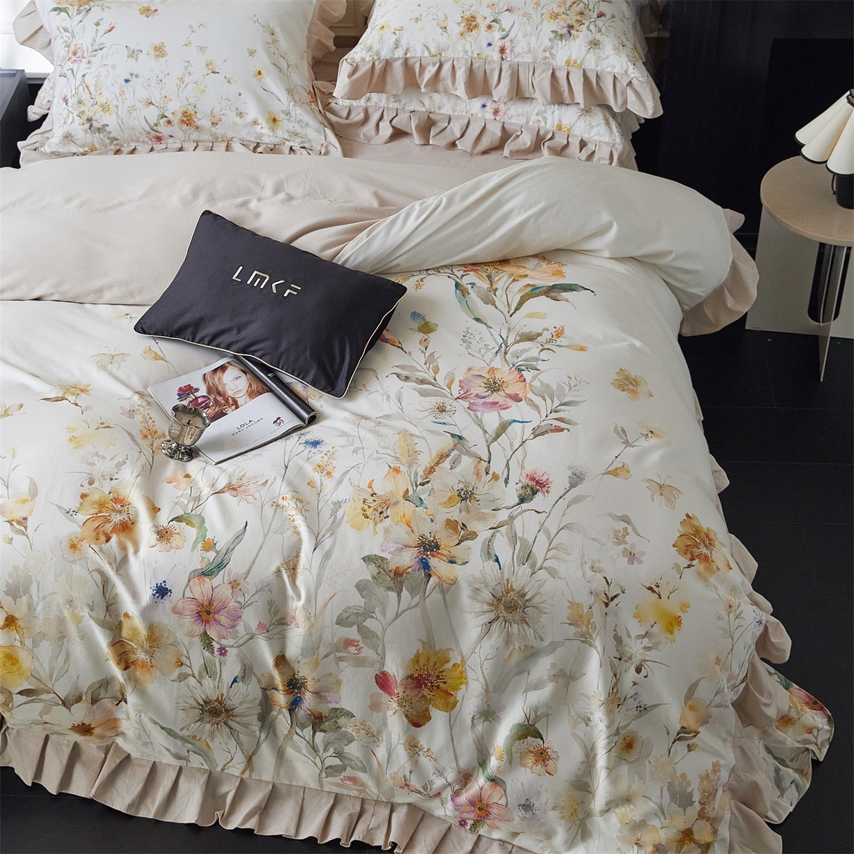 91家纺网 家纺一手货源 找家纺 蓝米卡夫 2025秋冬-全棉生态磨毛数码印花-大版花边（礼盒包装）-拍摄风格1 提供买家秀 可可托海-浅驼