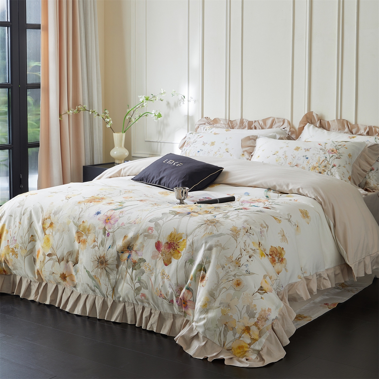 91家纺网 家纺一手货源 找家纺 蓝米卡夫 2025秋冬-全棉生态磨毛数码印花-大版花边（礼盒包装）-拍摄风格1 提供买家秀 可可托海-浅驼