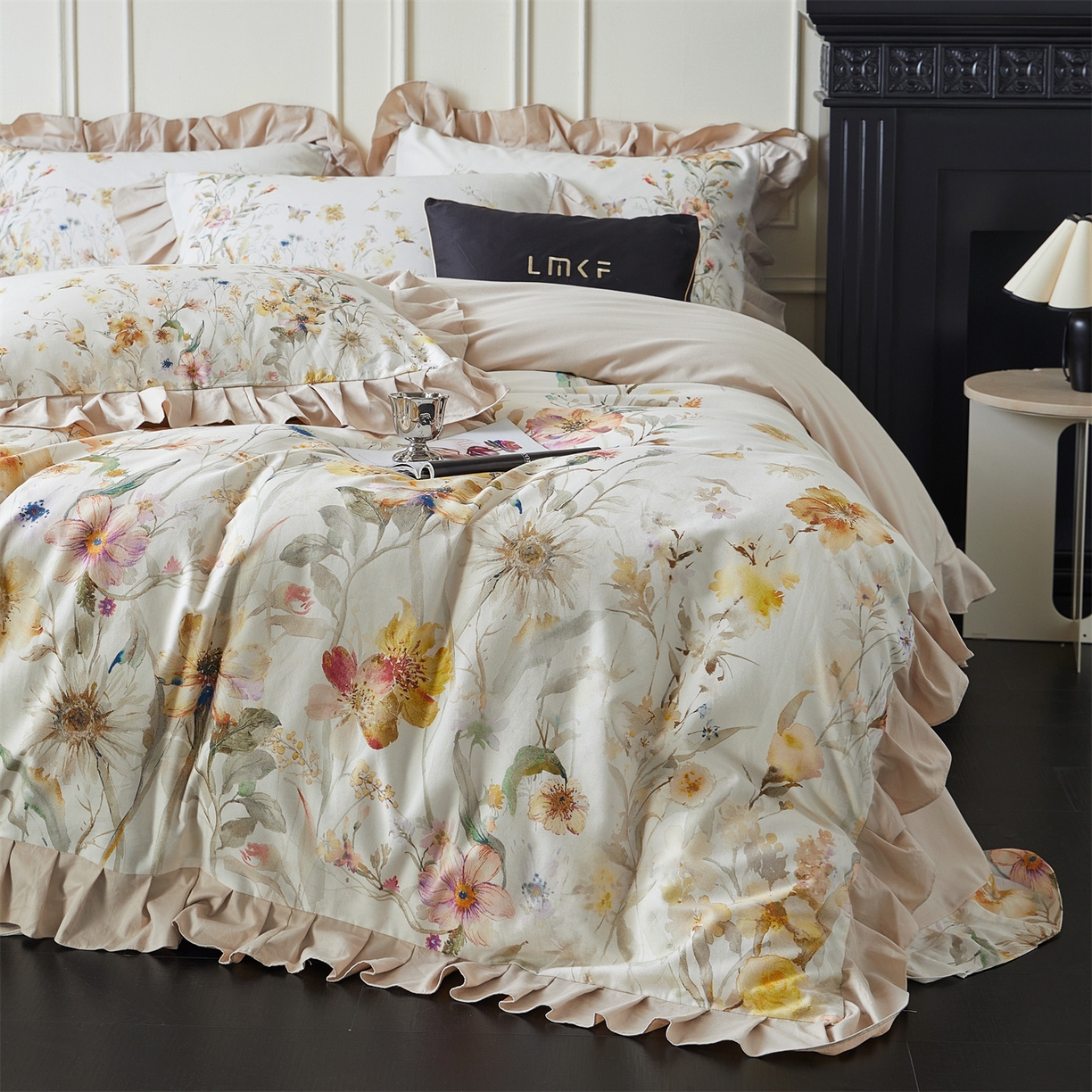 91家纺网 家纺一手货源 找家纺 蓝米卡夫 2025秋冬-全棉生态磨毛数码印花-大版花边（礼盒包装）-拍摄风格1 提供买家秀 可可托海-浅驼