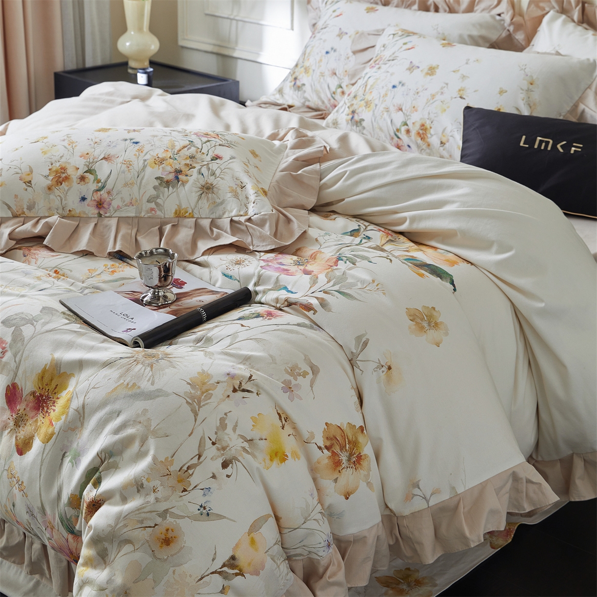 91家纺网 家纺一手货源 找家纺 蓝米卡夫 2025秋冬-全棉生态磨毛数码印花-大版花边（礼盒包装）-拍摄风格1 提供买家秀 可可托海-浅驼