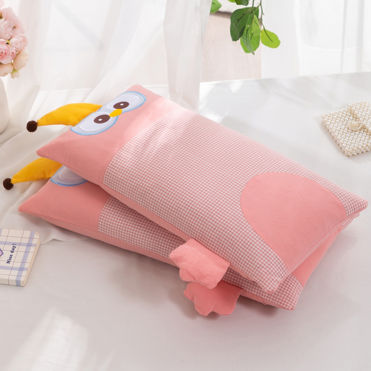 91家纺网 家纺一手货源 找家纺 大熊枕芯 2025新款贴布绣卡通荞麦枕头枕芯 粉色-猫头鹰