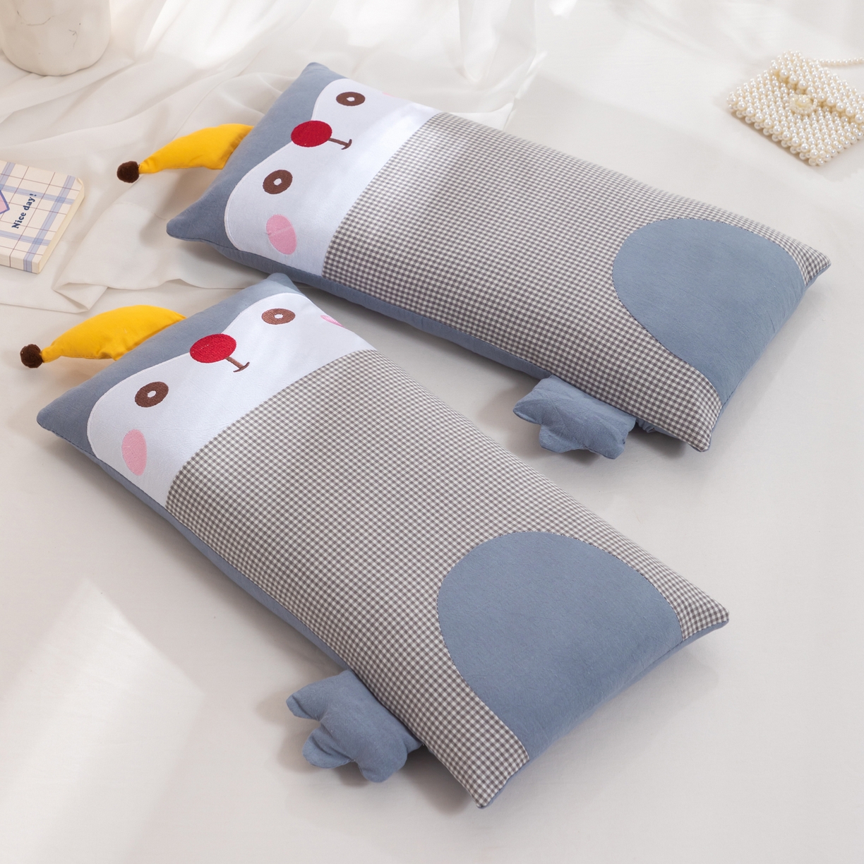 91家纺网 家纺一手货源 找家纺 大熊枕芯 2025新款贴布绣卡通荞麦枕头枕芯 蓝色-企鹅