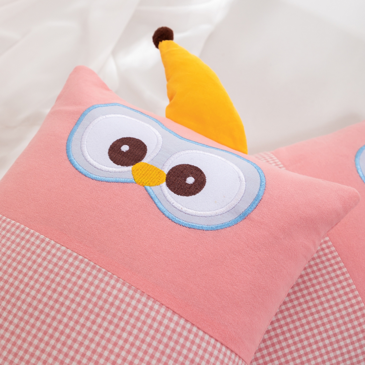 91家纺网 家纺一手货源 找家纺 大熊枕芯 2025新款贴布绣卡通荞麦枕头枕芯 粉色-猫头鹰