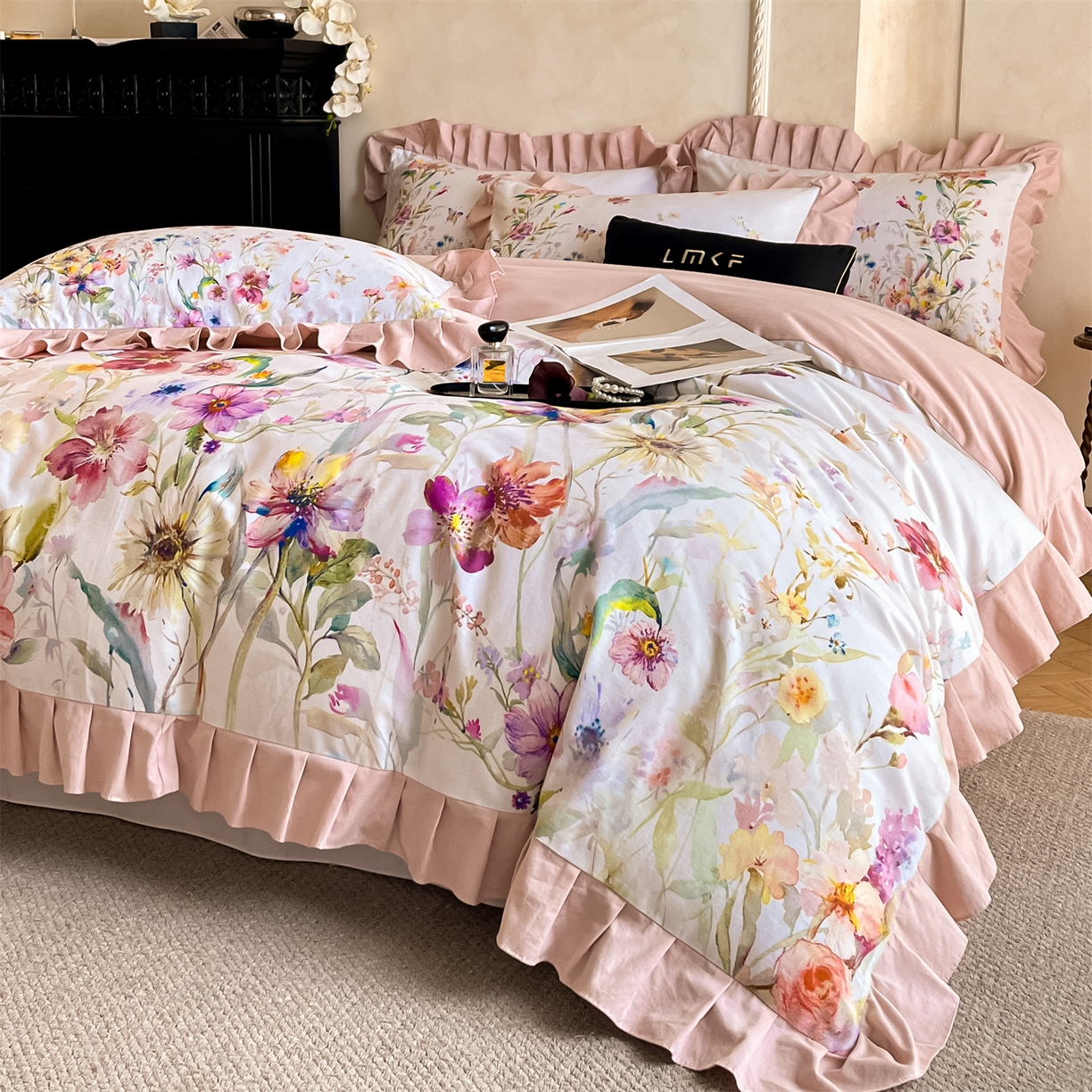 91家纺网 家纺一手货源 找家纺 （总）蓝米卡夫 2025秋冬-全棉生态磨毛数码印花-大版花边（礼盒包装）-拍摄风格2 提供买家秀