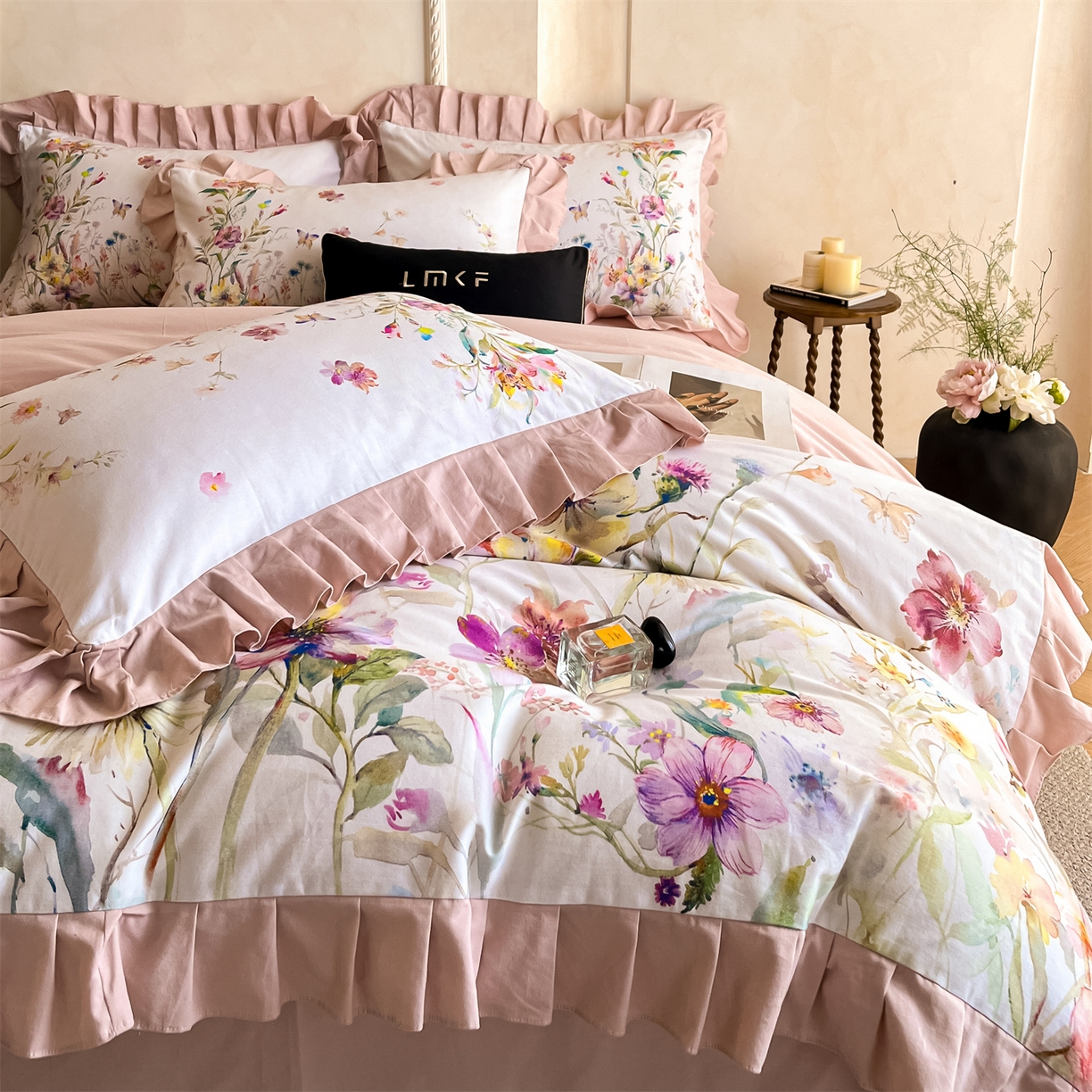 91家纺网 家纺一手货源 找家纺 （总）蓝米卡夫 2025秋冬-全棉生态磨毛数码印花-大版花边（礼盒包装）-拍摄风格2 提供买家秀