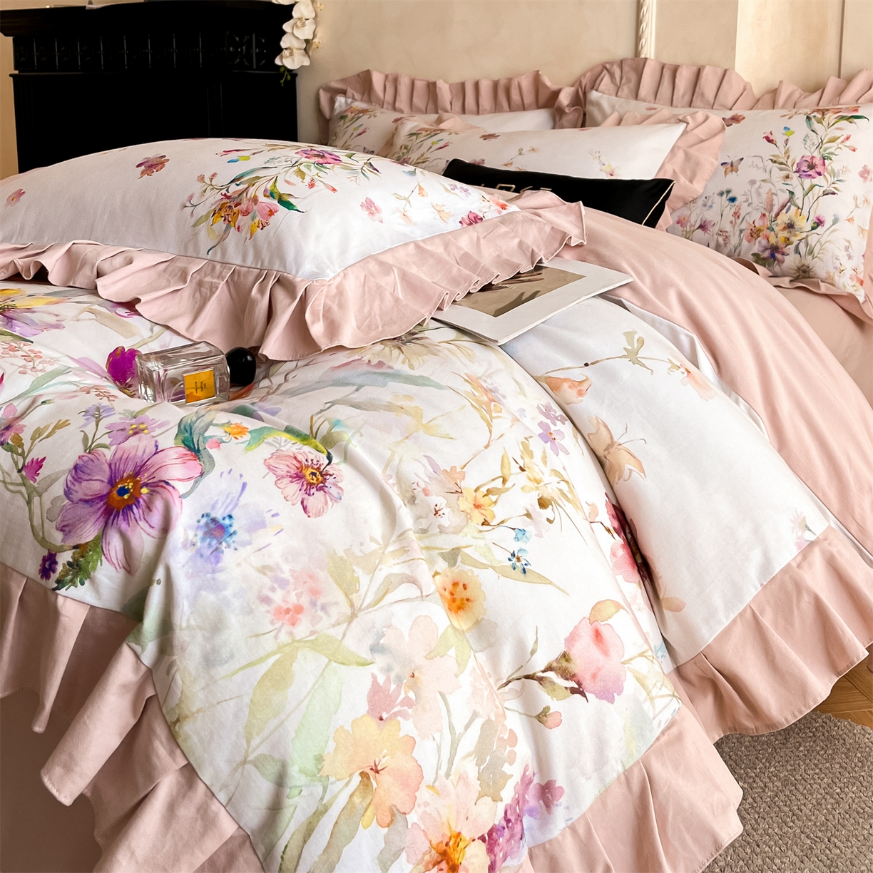 91家纺网 家纺一手货源 找家纺 （总）蓝米卡夫 2025秋冬-全棉生态磨毛数码印花-大版花边（礼盒包装）-拍摄风格2 提供买家秀