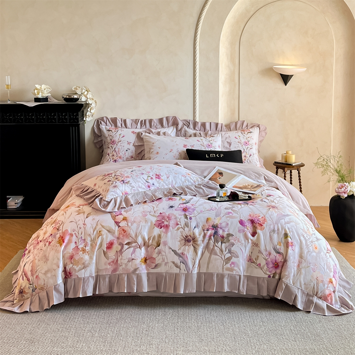 91家纺网 家纺一手货源 找家纺 蓝米卡夫 2025秋冬-全棉生态磨毛数码印花-大版花边（礼盒包装）-拍摄风格2 提供买家秀 可可托海-淡紫