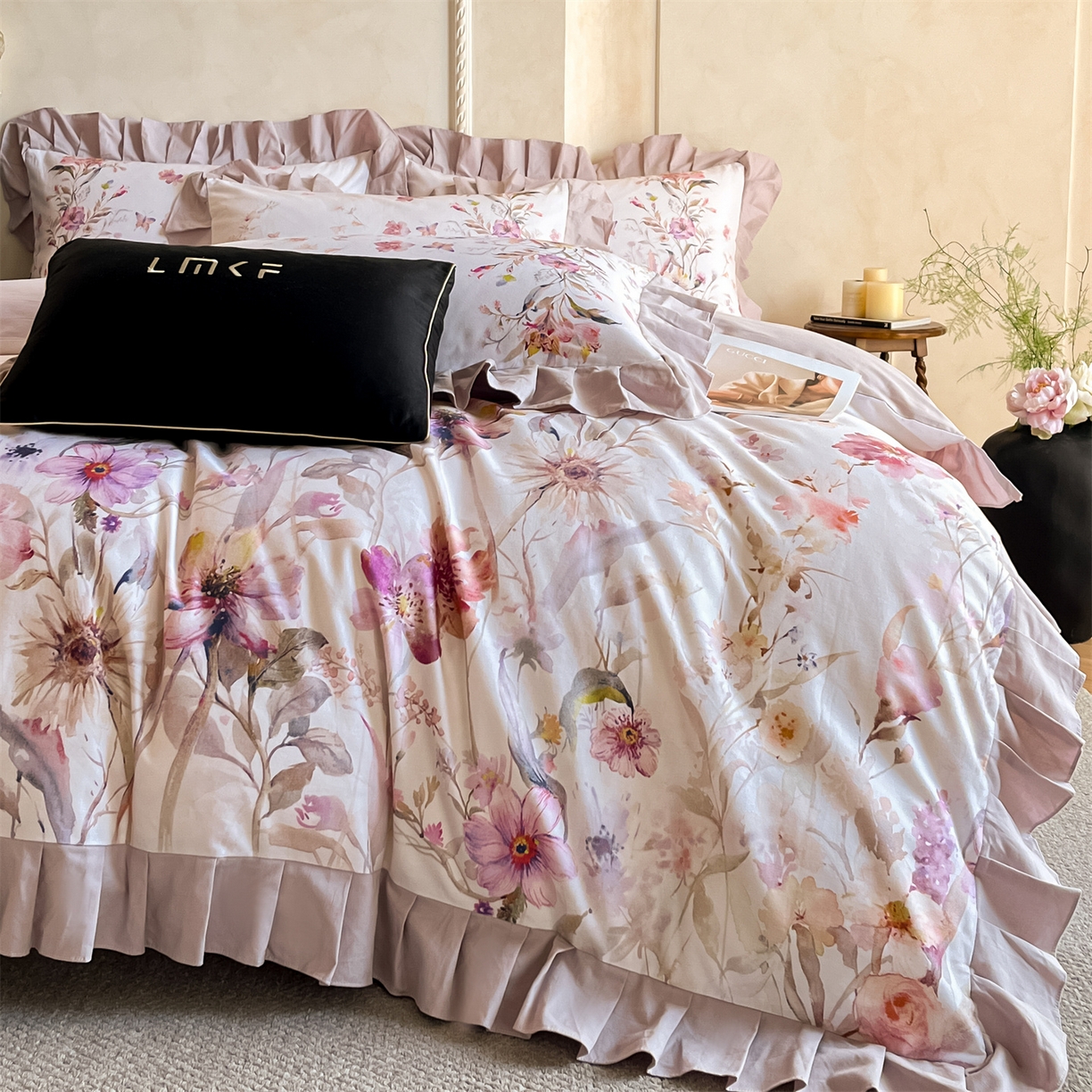 91家纺网 家纺一手货源 找家纺 蓝米卡夫 2025秋冬-全棉生态磨毛数码印花-大版花边（礼盒包装）-拍摄风格2 提供买家秀 可可托海-淡紫