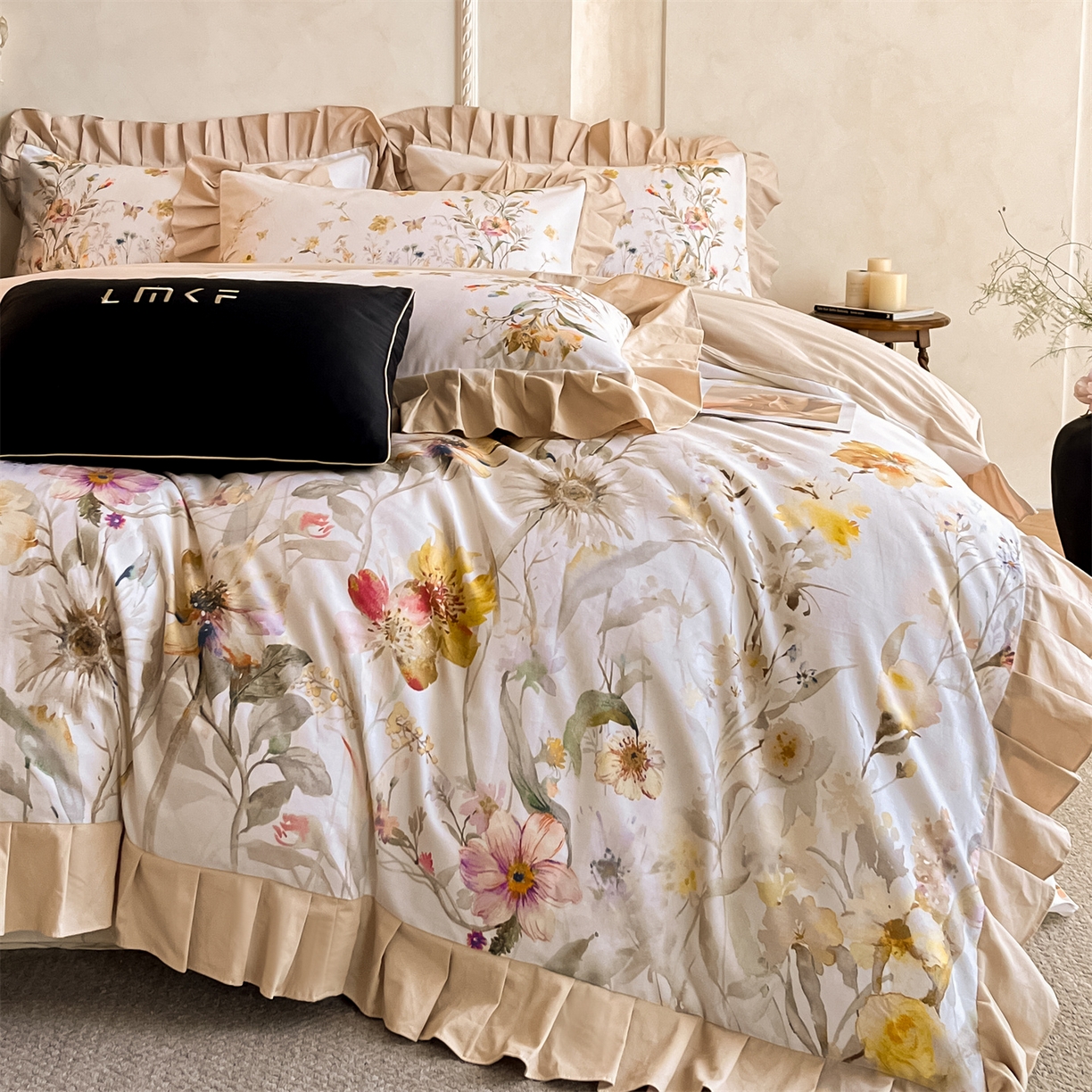 91家纺网 家纺一手货源 找家纺 蓝米卡夫 2025秋冬-全棉生态磨毛数码印花-大版花边（礼盒包装）-拍摄风格2 提供买家秀 可可托海-浅驼