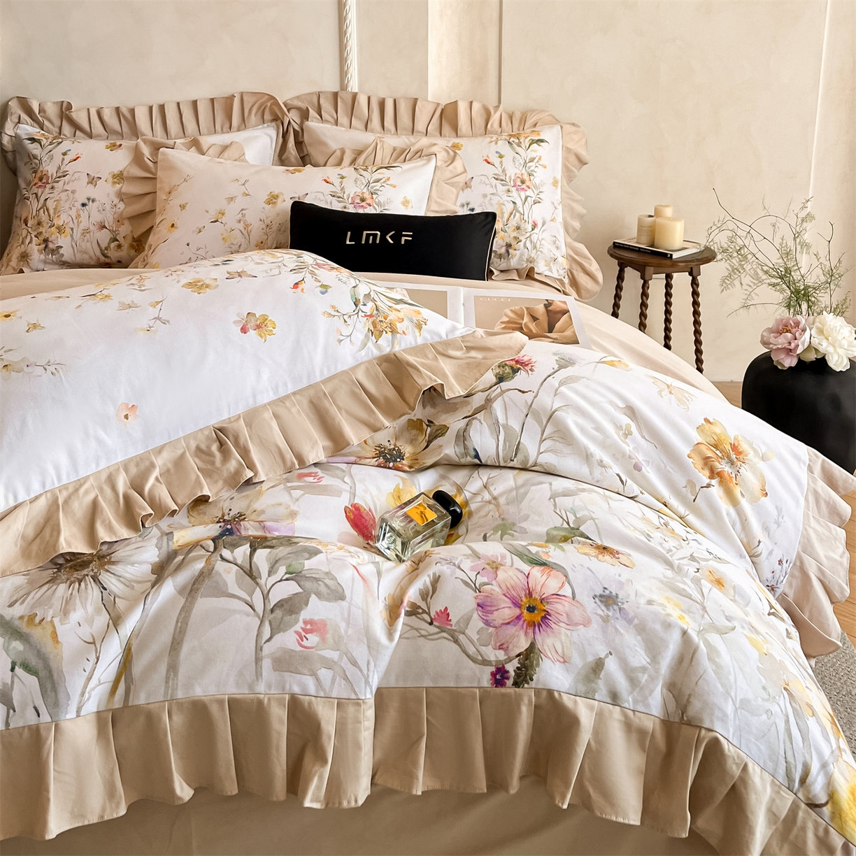 91家纺网 家纺一手货源 找家纺 蓝米卡夫 2025秋冬-全棉生态磨毛数码印花-大版花边（礼盒包装）-拍摄风格2 提供买家秀 可可托海-浅驼