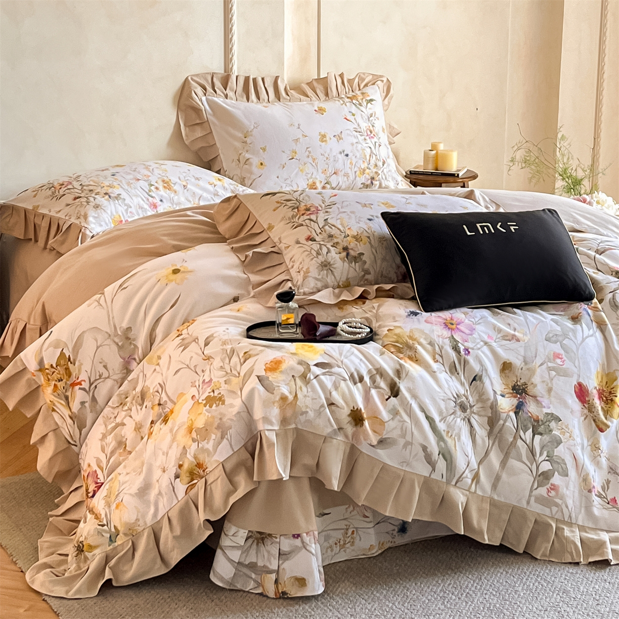 91家纺网 家纺一手货源 找家纺 蓝米卡夫 2025秋冬-全棉生态磨毛数码印花-大版花边（礼盒包装）-拍摄风格2 提供买家秀 可可托海-浅驼