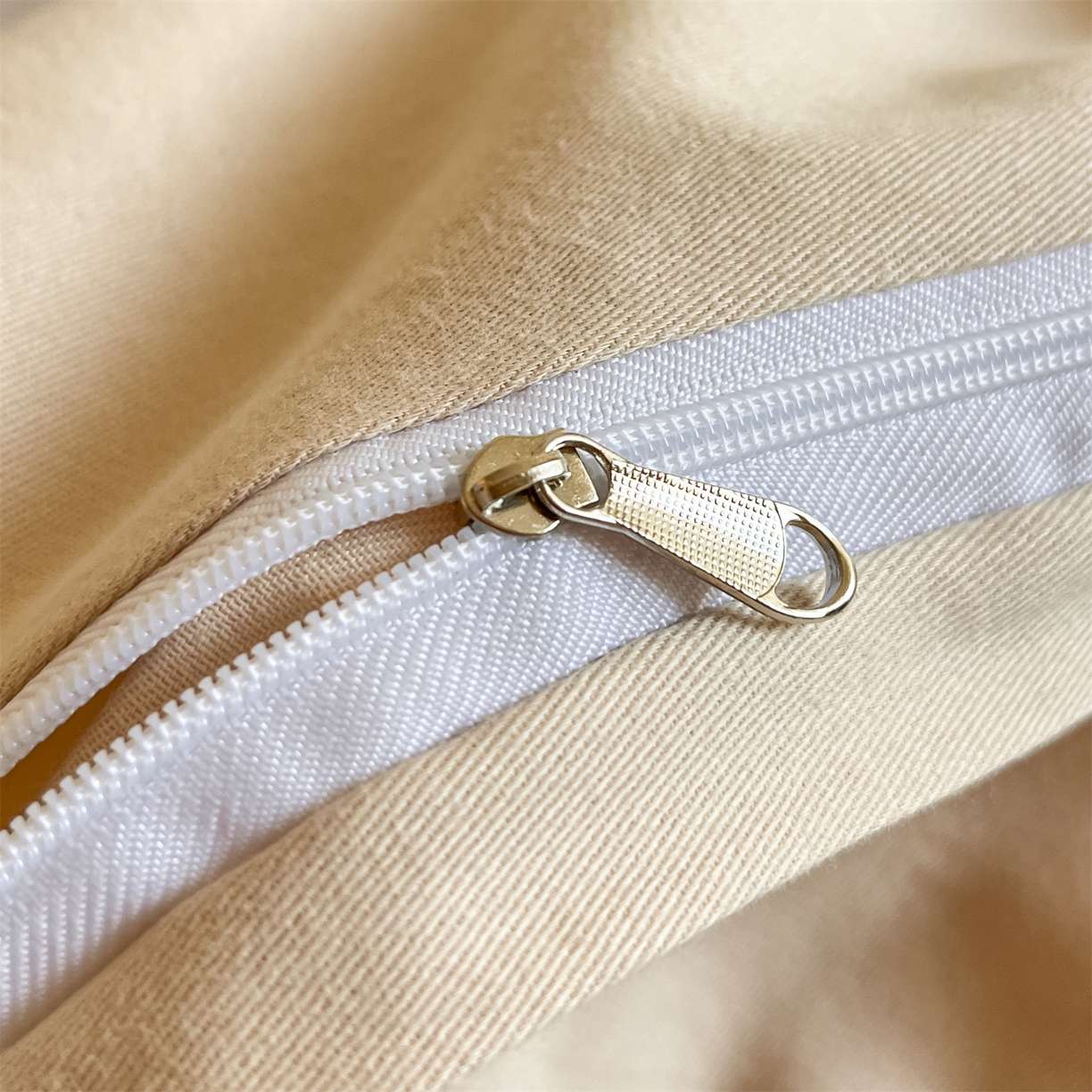 91家纺网 家纺一手货源 找家纺 蓝米卡夫 2025秋冬-全棉生态磨毛数码印花-大版花边（礼盒包装）-拍摄风格2 提供买家秀 可可托海-浅驼