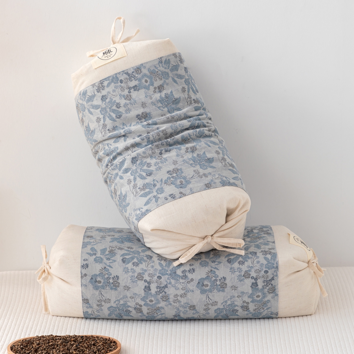 91家纺网 家纺一手货源 找家纺 大熊枕芯 2025新款国潮棉麻荞麦枕头枕芯 枫叶-蓝