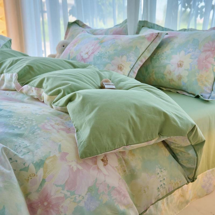 91家纺网 家纺一手货源 找家纺 铭博家纺 2025新款直播爆款100%全棉吊边一字绣工艺款13070印花全棉四件套 白棠雾黎