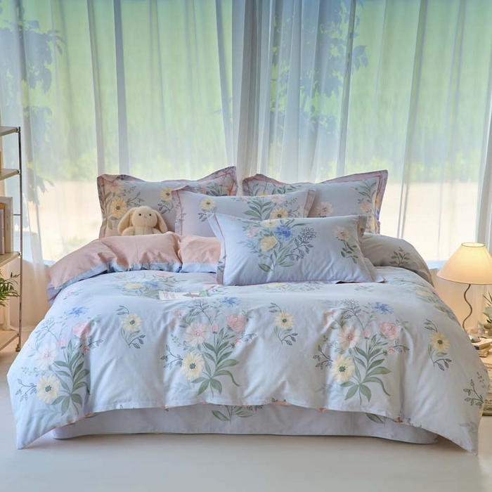 91家纺网 家纺一手货源 找家纺 铭博家纺 2025新款直播爆款100%全棉吊边一字绣工艺款13070印花全棉四件套 花语呢喃