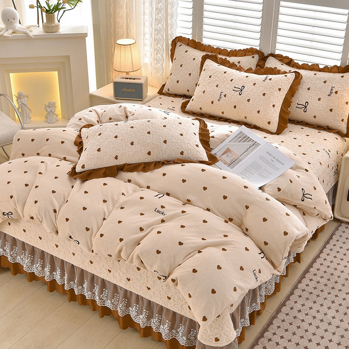 91家纺网 家纺一手货源 找家纺 （总）艺慕家纺 2025新款时尚印花牛奶绒床盖四件套