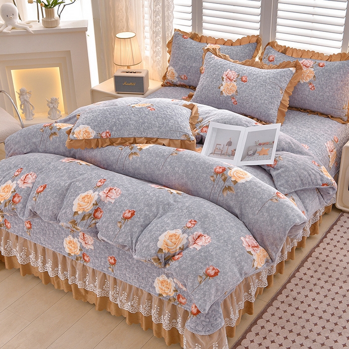 91家纺网 家纺一手货源 找家纺 （总）艺慕家纺 2025新款时尚印花牛奶绒床盖四件套