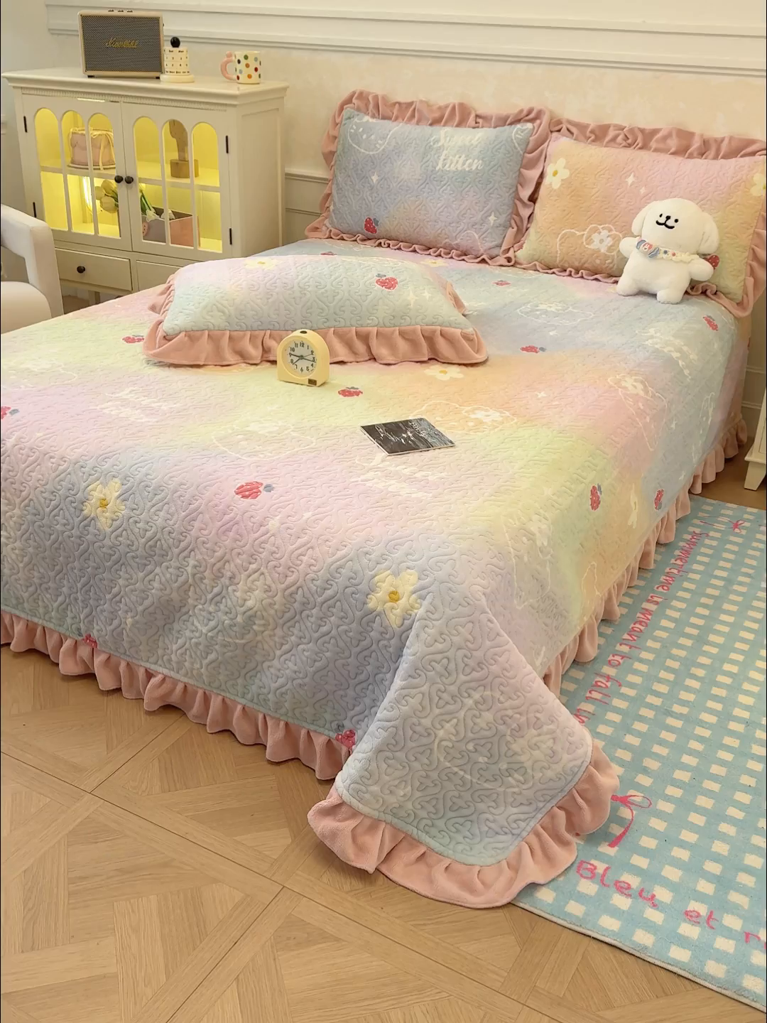 91家纺网 家纺一手货源 找家纺 （总）归属 2025新款牛奶绒花边床盖三件套系列（提供买家秀）