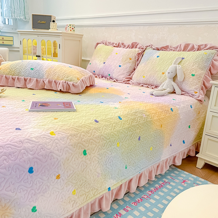 91家纺网 家纺一手货源 找家纺 （总）归属 2025新款牛奶绒花边床盖三件套系列（提供买家秀）