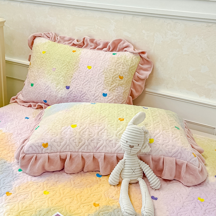 91家纺网 家纺一手货源 找家纺 （总）归属 2025新款牛奶绒花边床盖三件套系列（提供买家秀）