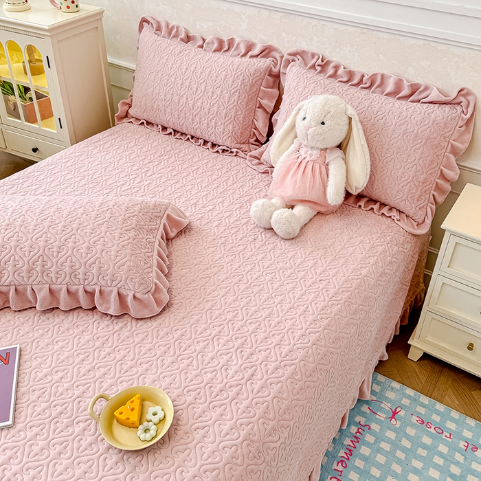 归属 2025新款牛奶绒花边床盖三件套系列 琉璃粉