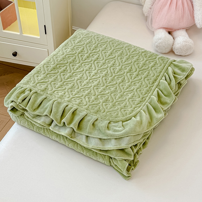 91家纺网 家纺一手货源 找家纺 归属 2025新款牛奶绒花边床盖三件套系列 苹果绿