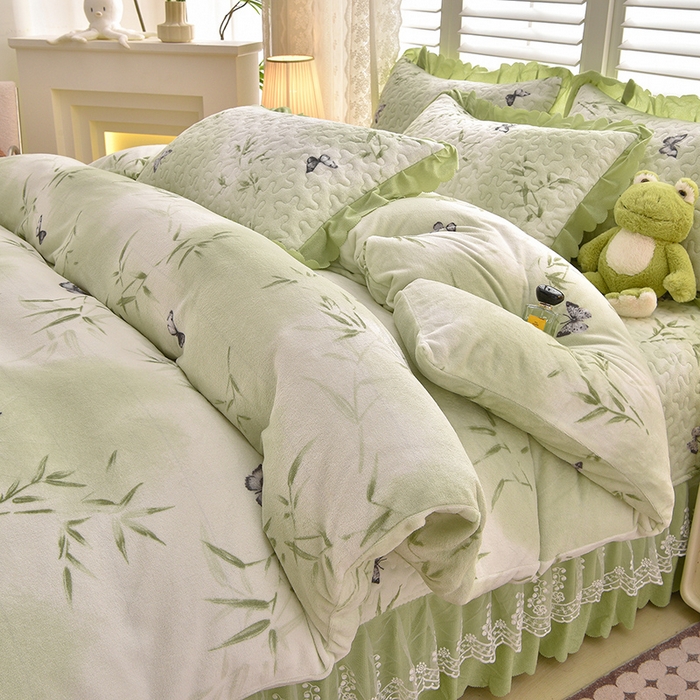 91家纺网 家纺一手货源 找家纺 艺慕家纺 2025新款时尚印花牛奶绒床盖四件套 竹叶蝶