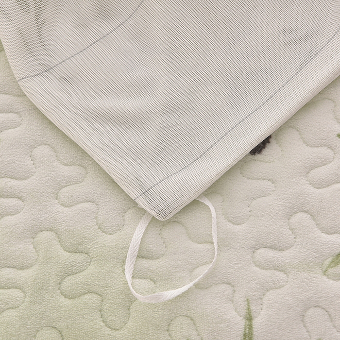 91家纺网 家纺一手货源 找家纺 艺慕家纺 2025新款时尚印花牛奶绒床盖四件套 竹叶蝶