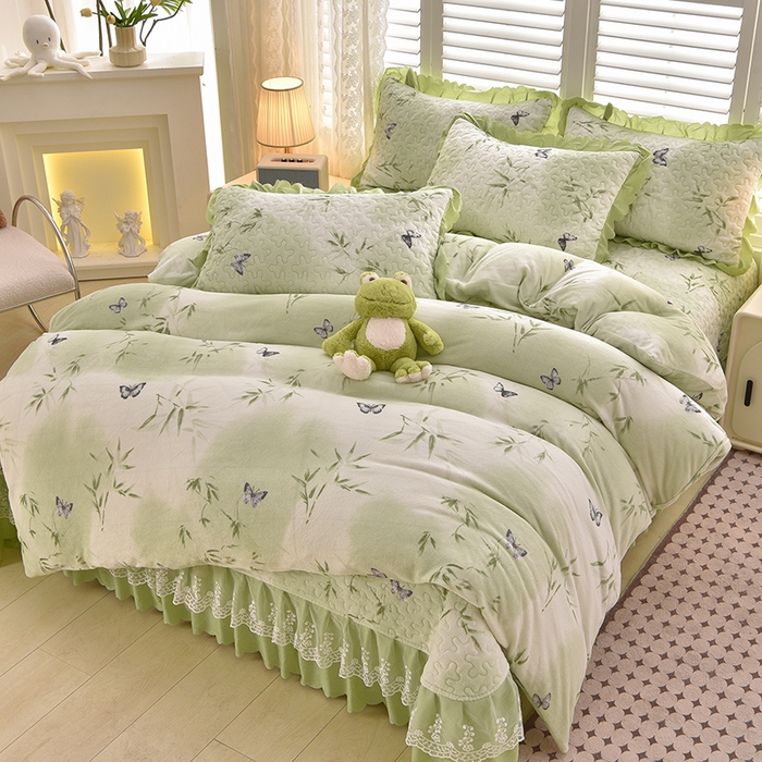 91家纺网 家纺一手货源 找家纺 艺慕家纺 2025新款时尚印花牛奶绒床盖四件套 竹叶蝶