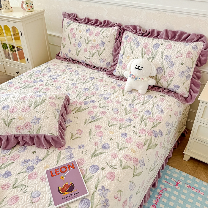 归属 2025新款牛奶绒花边床盖三件套系列 紫色郁金香