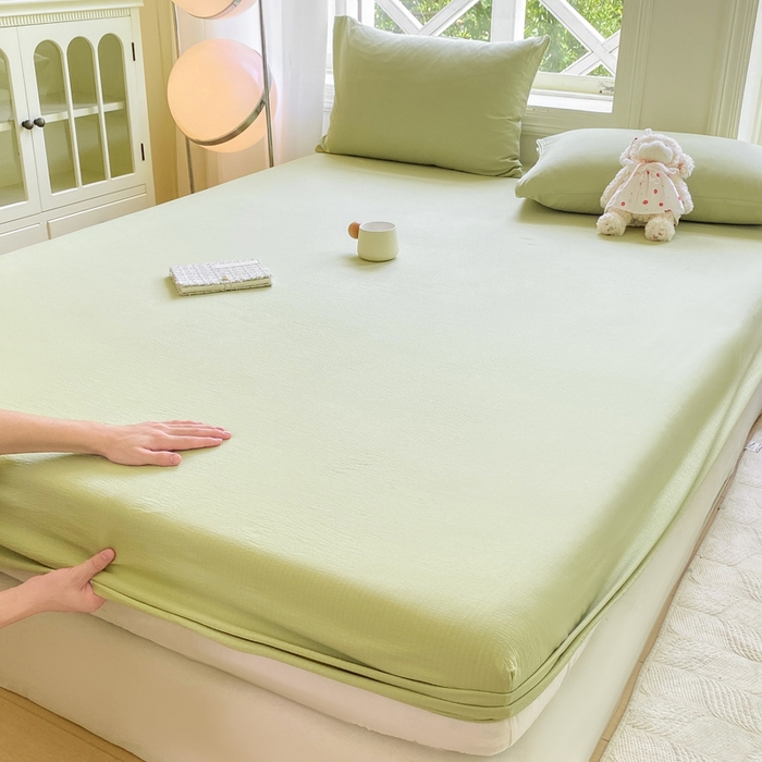 91家纺网 家纺一手货源 找家纺 朵朵家纺  2025新款超柔纯色单床笠单品学生宿舍床垫保护套  果绿
