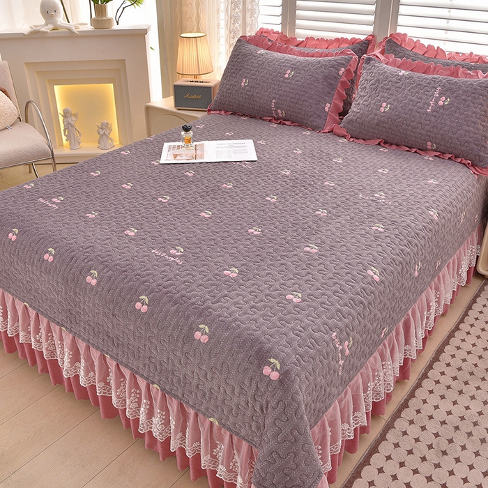 91家纺网 家纺一手货源 找家纺 艺慕家纺 2025新款时尚印花牛奶绒床盖四件套 樱桃时光