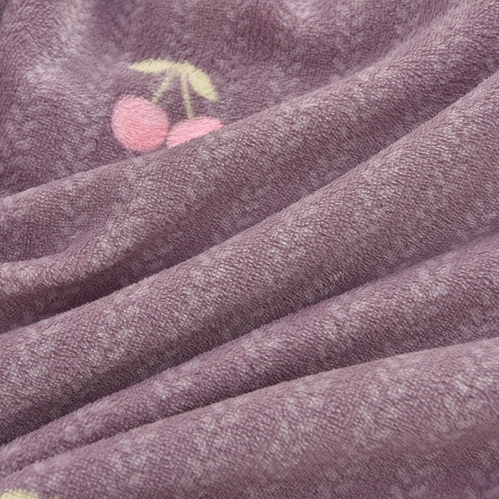 91家纺网 家纺一手货源 找家纺 艺慕家纺 2025新款时尚印花牛奶绒床盖四件套 樱桃时光