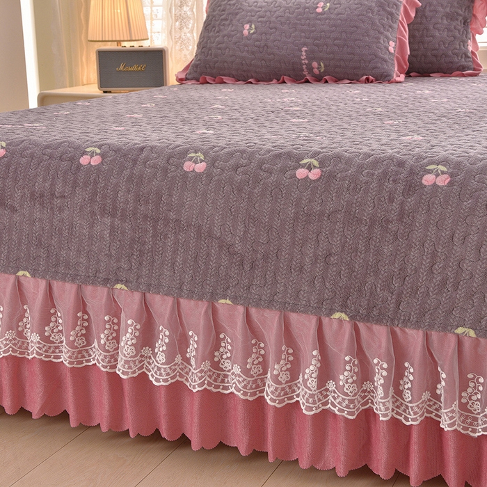 91家纺网 家纺一手货源 找家纺 艺慕家纺 2025新款时尚印花牛奶绒床盖四件套 樱桃时光