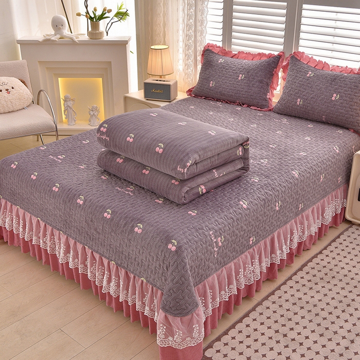 91家纺网 家纺一手货源 找家纺 艺慕家纺 2025新款时尚印花牛奶绒床盖四件套 樱桃时光