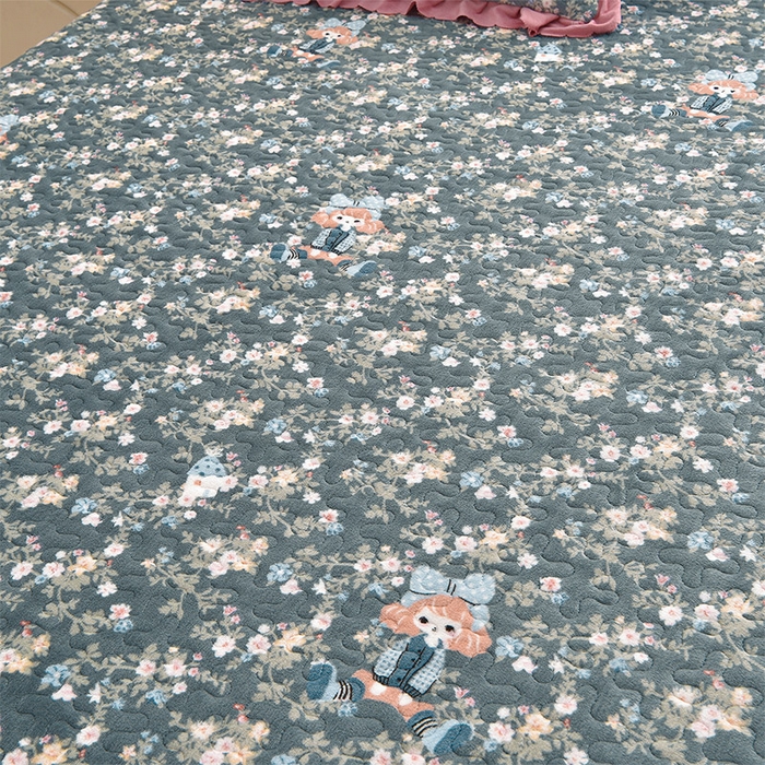 91家纺网 家纺一手货源 找家纺 艺慕家纺 2025新款时尚印花牛奶绒床盖四件套 花田公主