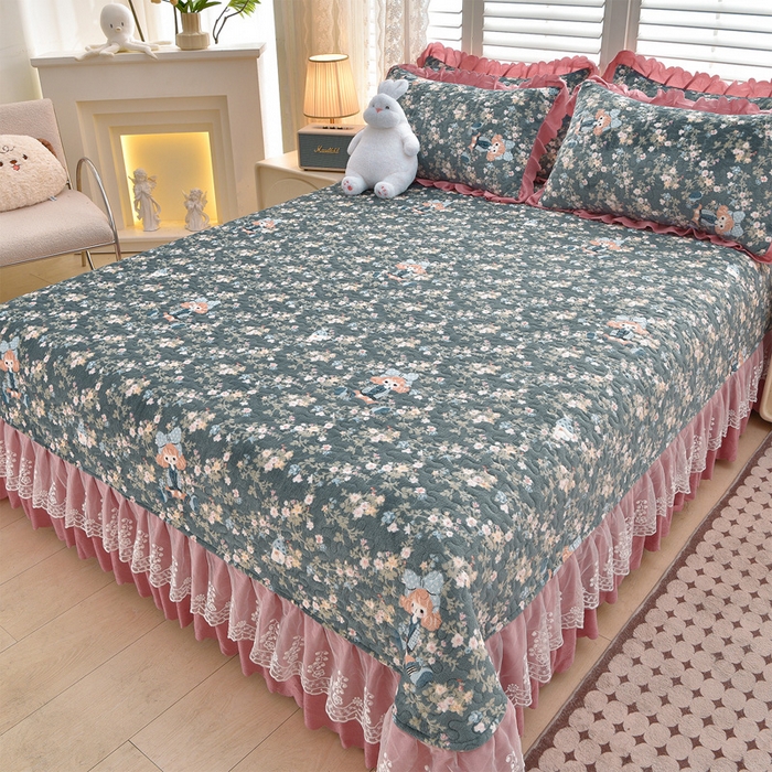 91家纺网 家纺一手货源 找家纺 艺慕家纺 2025新款时尚印花牛奶绒床盖四件套 花田公主