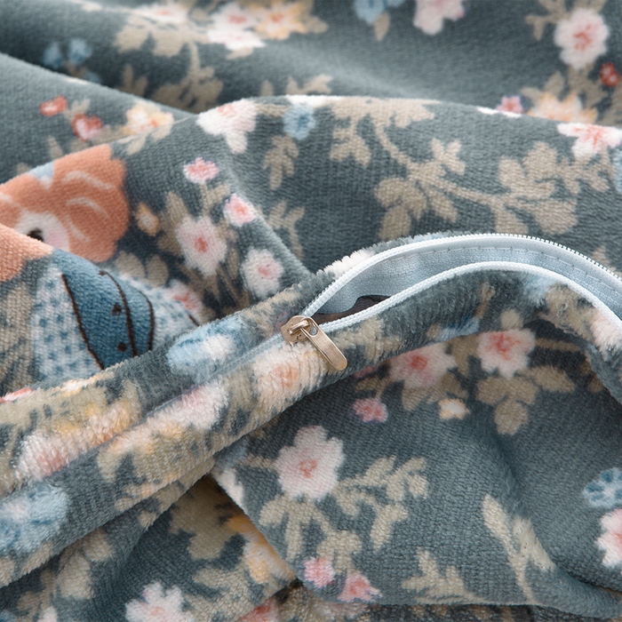 91家纺网 家纺一手货源 找家纺 艺慕家纺 2025新款时尚印花牛奶绒床盖四件套 花田公主