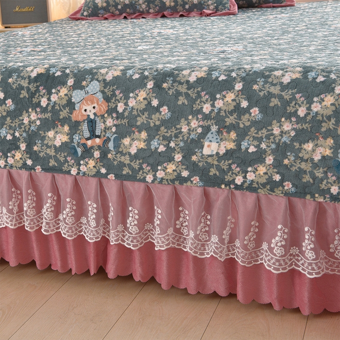 91家纺网 家纺一手货源 找家纺 艺慕家纺 2025新款时尚印花牛奶绒床盖四件套 花田公主