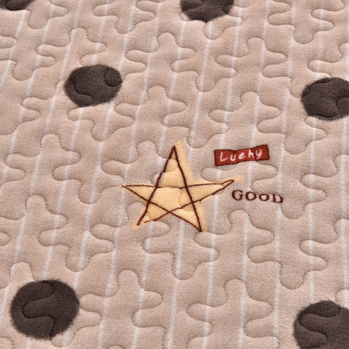 91家纺网 家纺一手货源 找家纺 艺慕家纺 2025新款时尚印花牛奶绒床盖四件套 幸运圈圈