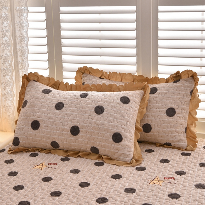 91家纺网 家纺一手货源 找家纺 艺慕家纺 2025新款时尚印花牛奶绒床盖四件套 幸运圈圈