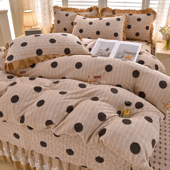 91家纺网 家纺一手货源 找家纺 艺慕家纺 2025新款时尚印花牛奶绒床盖四件套 幸运圈圈