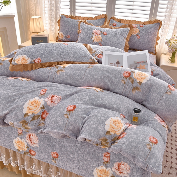 91家纺网 家纺一手货源 找家纺 艺慕家纺 2025新款时尚印花牛奶绒床盖四件套 国色天香