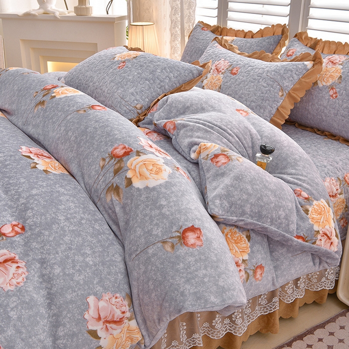 91家纺网 家纺一手货源 找家纺 艺慕家纺 2025新款时尚印花牛奶绒床盖四件套 国色天香