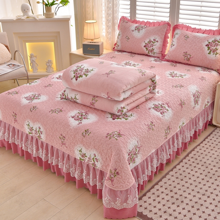 91家纺网 家纺一手货源 找家纺 艺慕家纺 2025新款时尚印花牛奶绒床盖四件套 心相恋