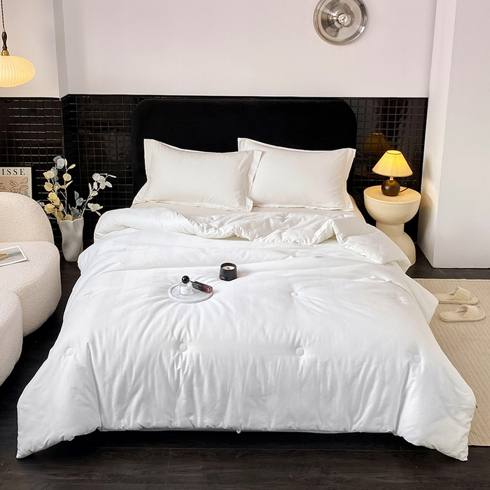 91家纺网 家纺一手货源 找家纺 （总）未来家居 2025新款SPD002绅士澳绒暖豆被全棉小提花绅士条黄金澳绒暖豆夏被春秋被冬被被子被芯