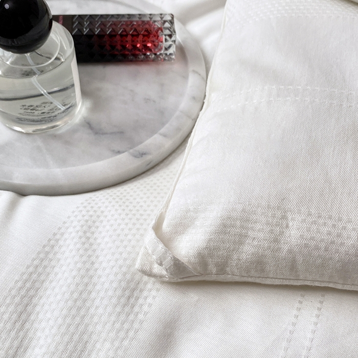 91家纺网 家纺一手货源 找家纺 （总）未来家居 2025新款SPD002绅士澳绒暖豆被全棉小提花绅士条黄金澳绒暖豆夏被春秋被冬被被子被芯