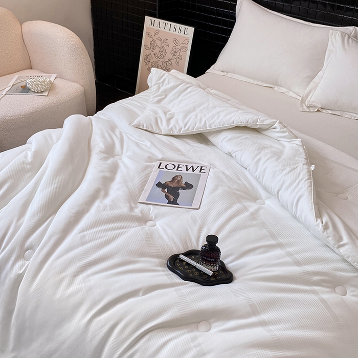 91家纺网 家纺一手货源 找家纺 （总）未来家居 2025新款SPD003 全棉缎格51%羊毛被夏被春秋被冬被被子被芯