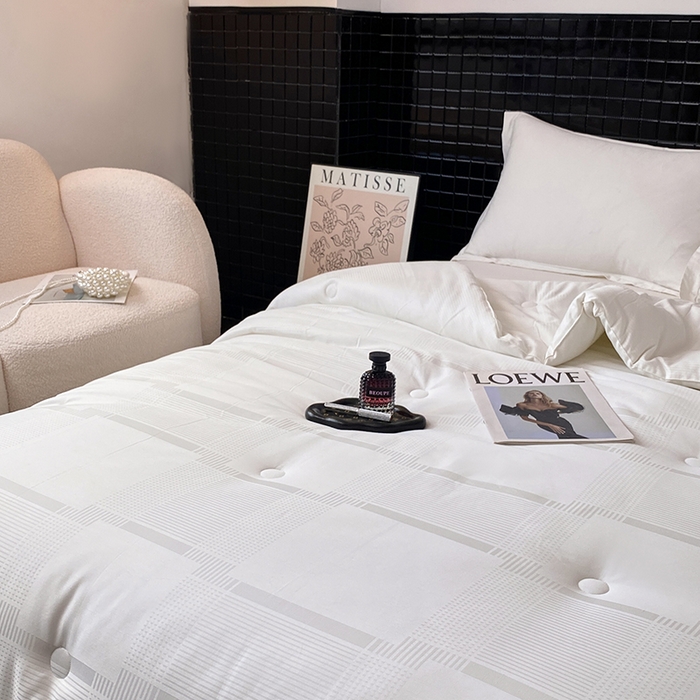 91家纺网 家纺一手货源 找家纺 （总）未来家居 2025新款SPD003 全棉缎格51%羊毛被夏被春秋被冬被被子被芯