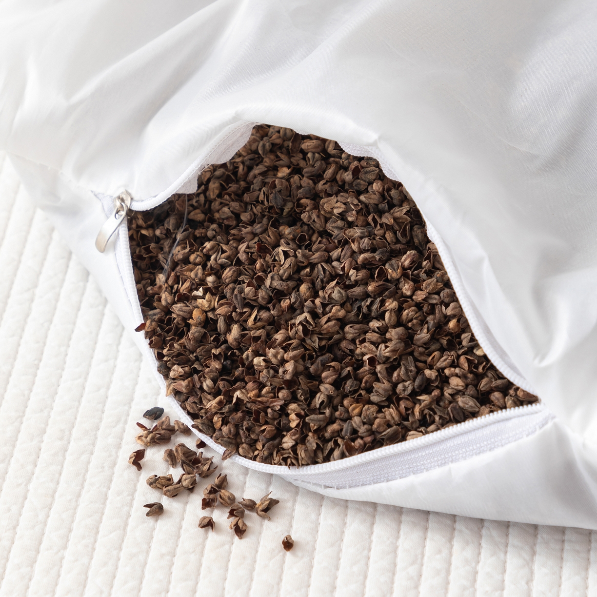 91家纺网 家纺一手货源 找家纺 大熊枕芯 2025新款全棉水洗棉简约荞麦枕头枕芯 简约全棉-条纹咖